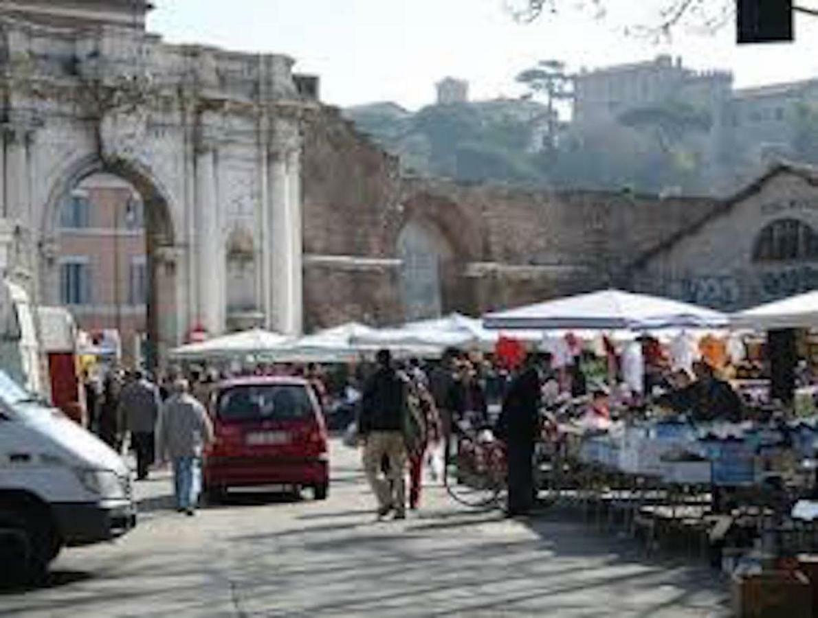 Panoramic Castle Apt Trastevere Рим Экстерьер фото